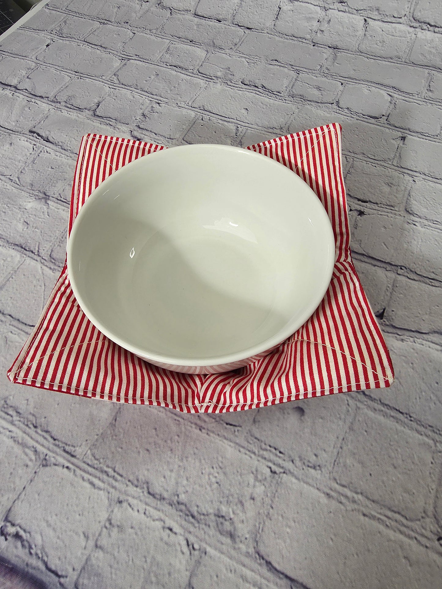 Reversible Red & White Bowl Cozy